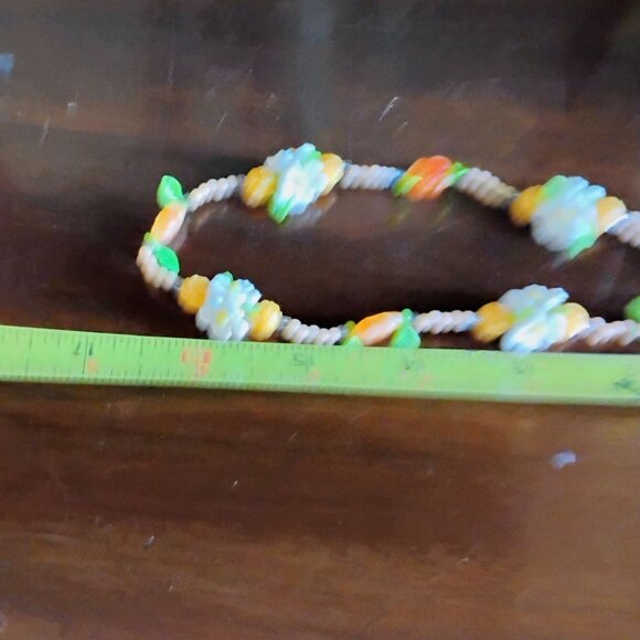 Vtg Plastic Lucite Daisy Leaf Orange Bead Necklace Fun Colorful 1960s Mod Retro - Picture 5 of 6